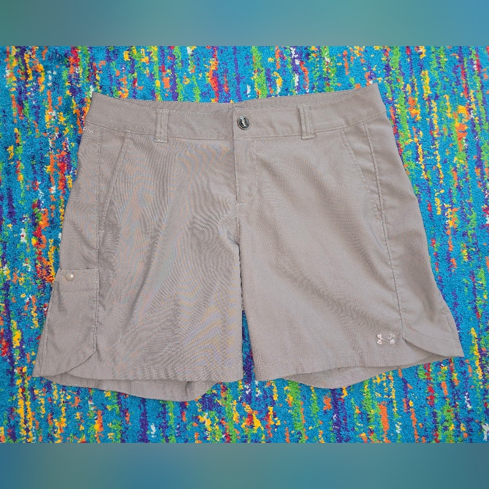 Under Armour Storm Women's Heatgear‎ Grey Shorts Size 12, 6+inseam Length